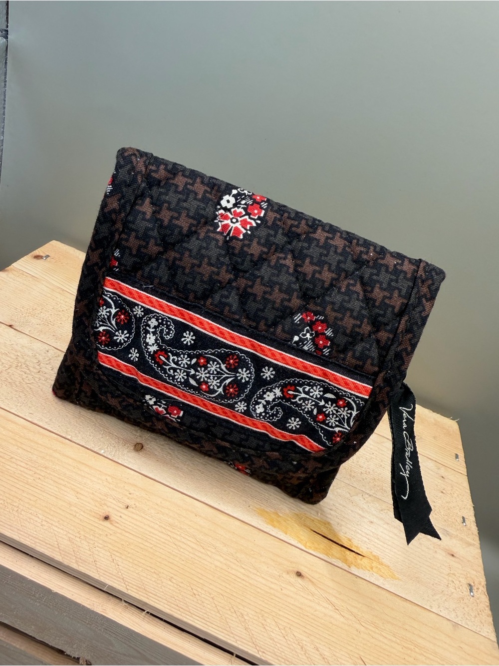 Vera Bradley Quilted Trifold Wallet Brown Black Red Paisley Cotton